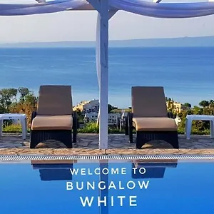 Daire White Tennis &, Pefkochori